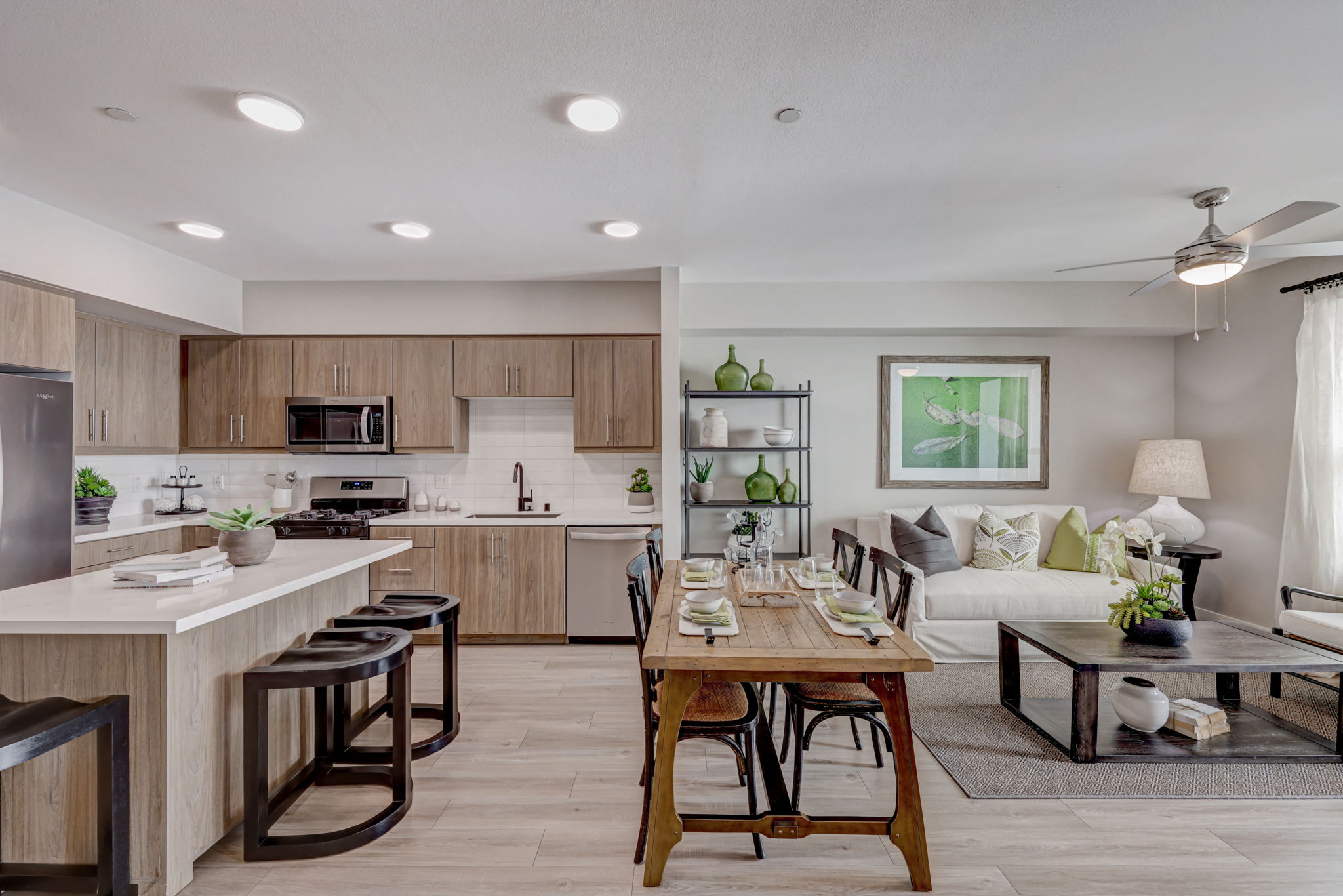 Kitchen and living room with table and chairs